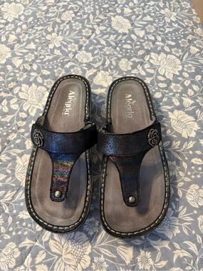 Alegria Women's Black Iridescent Thong Sandals